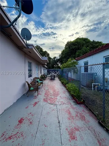 400 NW 44th Avenue Miami FL 33126