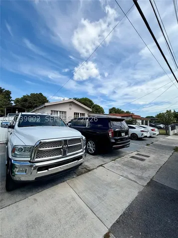400 NW 44th Avenue Miami FL 33126