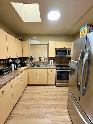 400 NW 44th Avenue Miami FL 33126