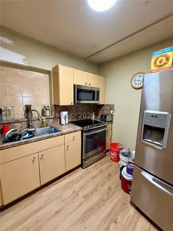 400 NW 44th Avenue Miami FL 33126