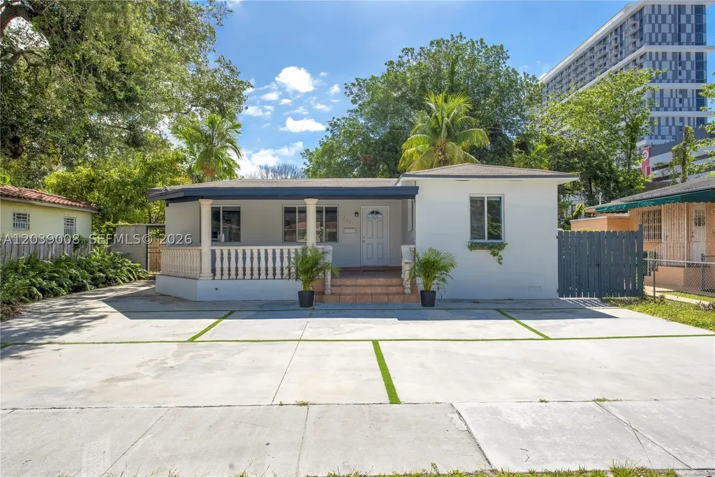 2721 SW 29th Court Miami FL 33133