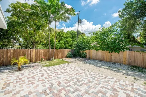 2721 SW 29th Court Miami FL 33133
