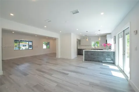 2721 SW 29th Court Miami FL 33133