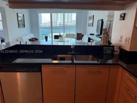 31 SE 5th Street Miami FL 33131
