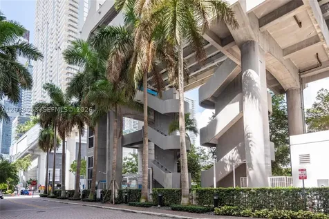 31 SE 5th Street Miami FL 33131