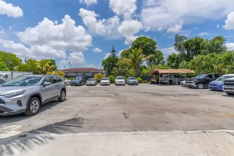 2729 NW 56th Street Miami FL 33142