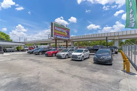 2729 NW 56th Street Miami FL 33142