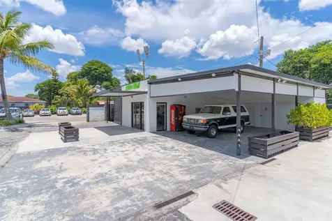 2729 NW 56th Street Miami FL 33142