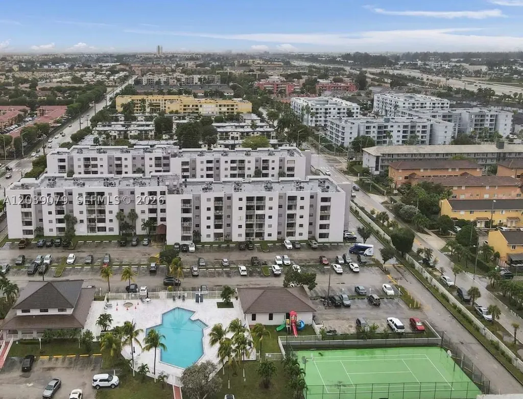 8075 NW 7th Street Miami FL 33126