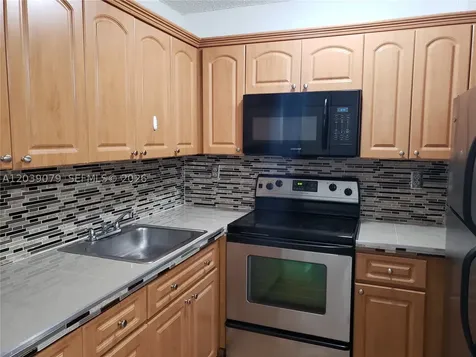 8075 NW 7th Street Miami FL 33126