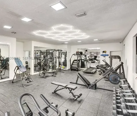 8075 NW 7th Street Miami FL 33126