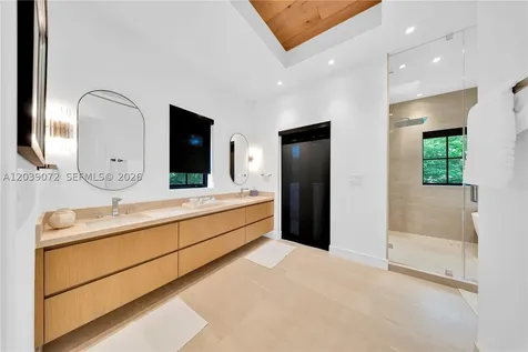 5111 Alhambra Circle Coral Gables FL 33146