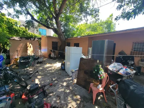 75 NE 49th Street Miami FL 33137