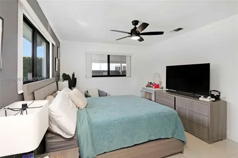 6751 SW 13th Street Miami FL 33144