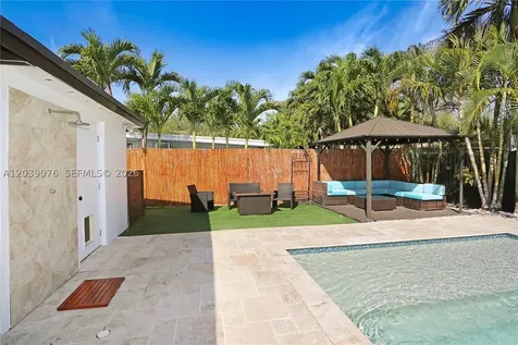 6751 SW 13th Street Miami FL 33144