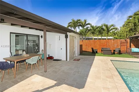 6751 SW 13th Street Miami FL 33144