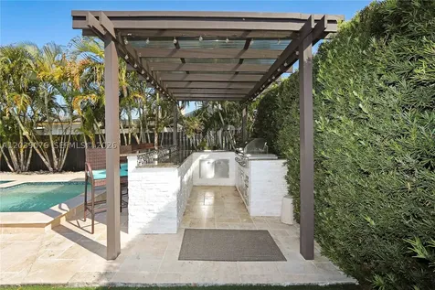 6751 SW 13th Street Miami FL 33144