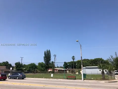 4923 NW 17th Avenue Miami FL 33142
