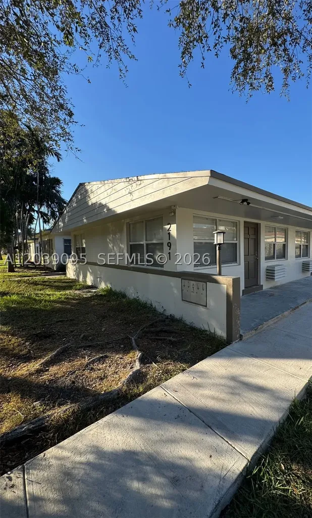 2191 NE 167th Street North Miami Beach FL 33162