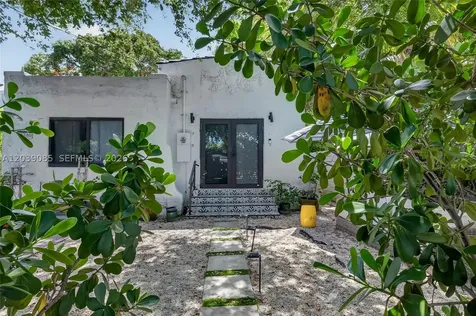 8280 NE 1st Place Miami FL 33138