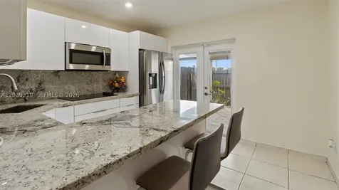 7548 NW 173rd Terrace Hialeah FL 33015