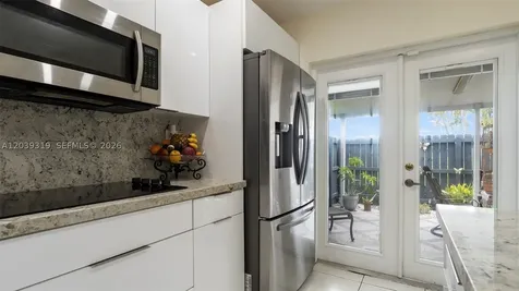 7548 NW 173rd Terrace Hialeah FL 33015
