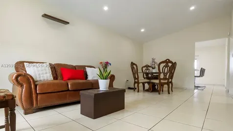 7548 NW 173rd Terrace Hialeah FL 33015