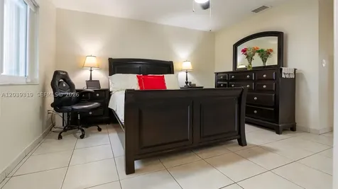 7548 NW 173rd Terrace Hialeah FL 33015
