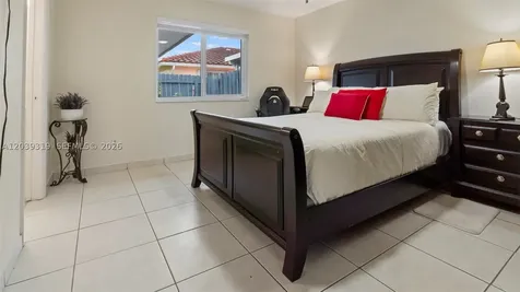 7548 NW 173rd Terrace Hialeah FL 33015