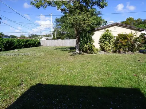 411 Columbus Parkway Hollywood FL 33021