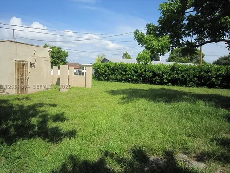 411 Columbus Parkway Hollywood FL 33021