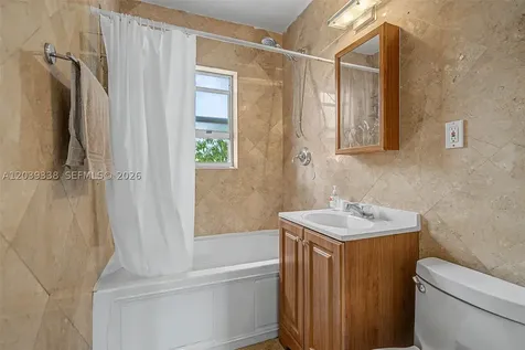702 Boabadilla Coral Gables FL 33134