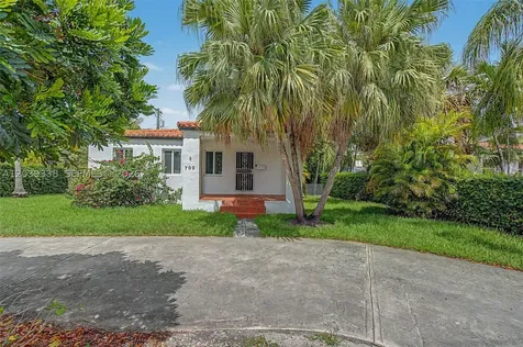 702 Boabadilla Coral Gables FL 33134
