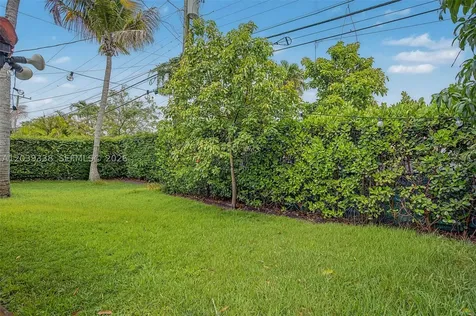 702 Boabadilla Coral Gables FL 33134