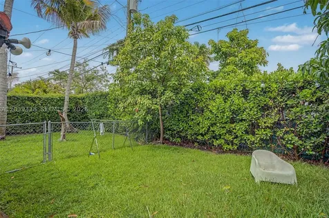 702 Boabadilla Coral Gables FL 33134