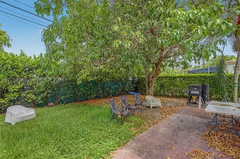 702 Boabadilla Coral Gables FL 33134