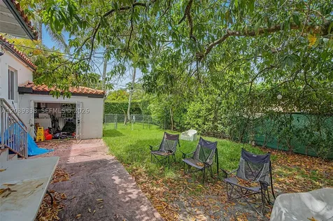 702 Boabadilla Coral Gables FL 33134