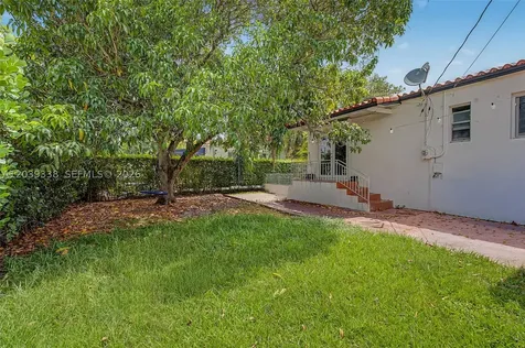 702 Boabadilla Coral Gables FL 33134