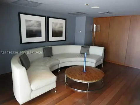 325 S Biscayne Boulevard Miami FL 33131