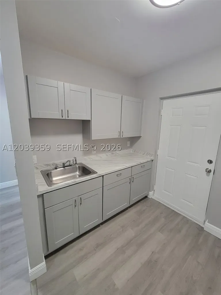 1740 NW 1st Place Miami FL 33136