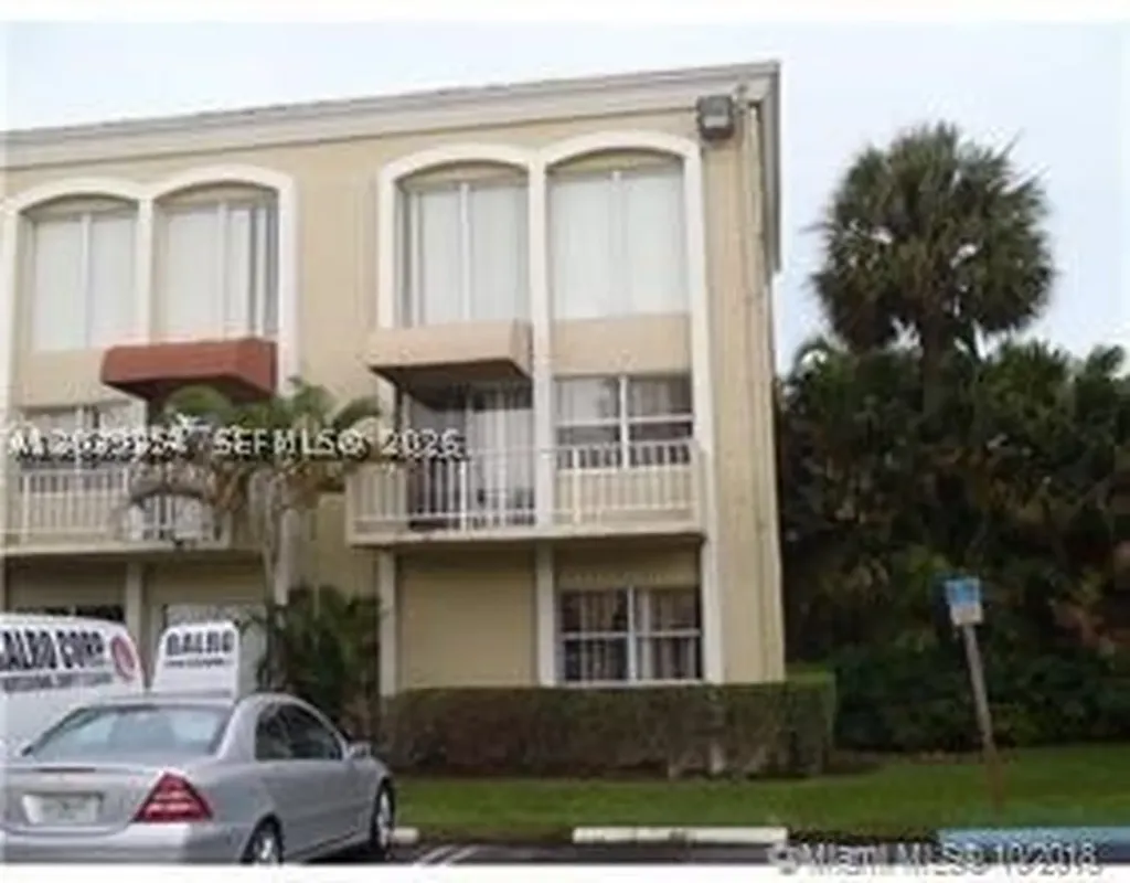 17901 NW 68 Avenue Miami Lakes FL 33015