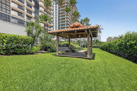 5757 Collins Avenue Miami Beach FL 33140