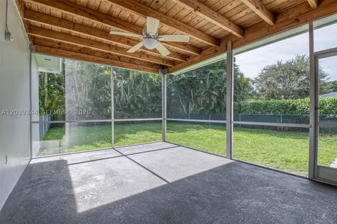 11527 SW 81st Road Pinecrest FL 33156