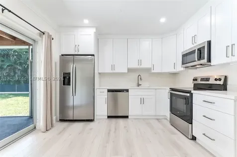 11527 SW 81st Road Pinecrest FL 33156
