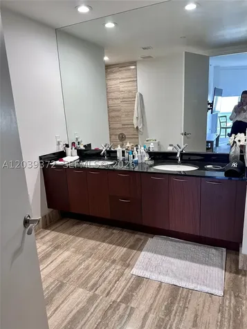 15811 Collins Avenue Sunny Isles Beach FL 33160
