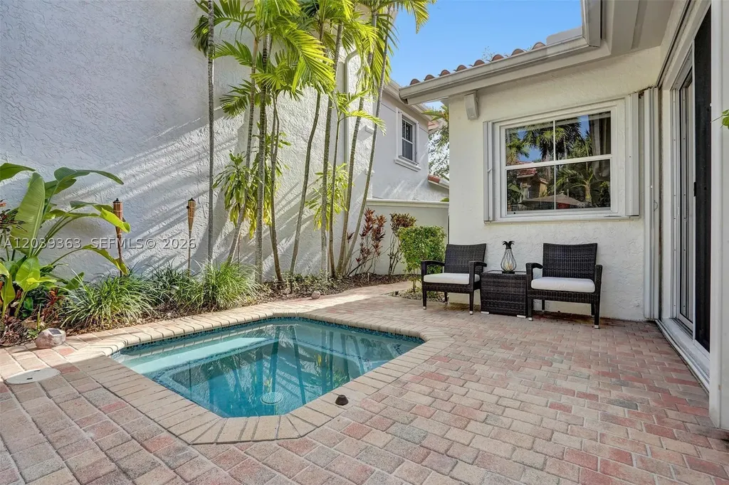 1529 Shoreline Way Hollywood FL 33019