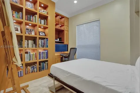 1529 Shoreline Way Hollywood FL 33019