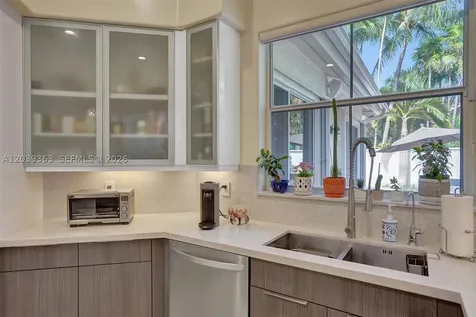 1529 Shoreline Way Hollywood FL 33019