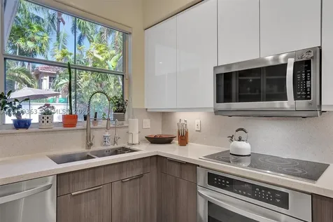 1529 Shoreline Way Hollywood FL 33019