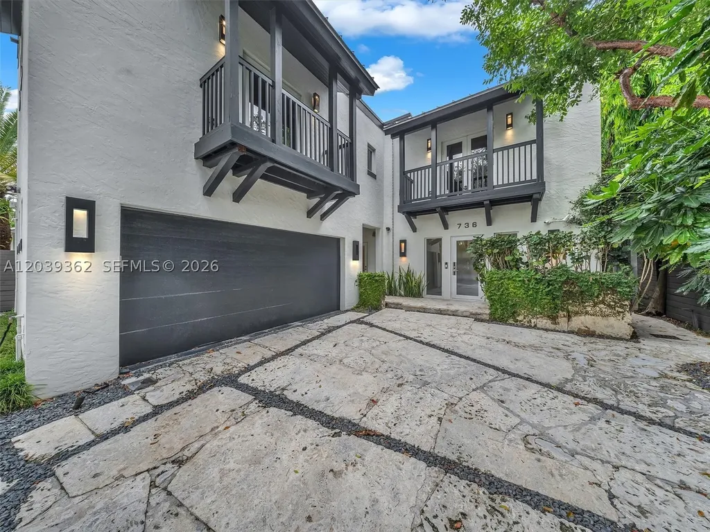736 NE 17th Way Fort Lauderdale FL 33304